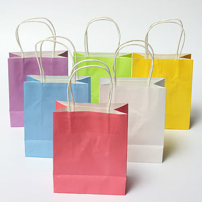 Os sacos de papel reciclados de carregamento fortes com aniversário Kraft dos punhos removem sacos